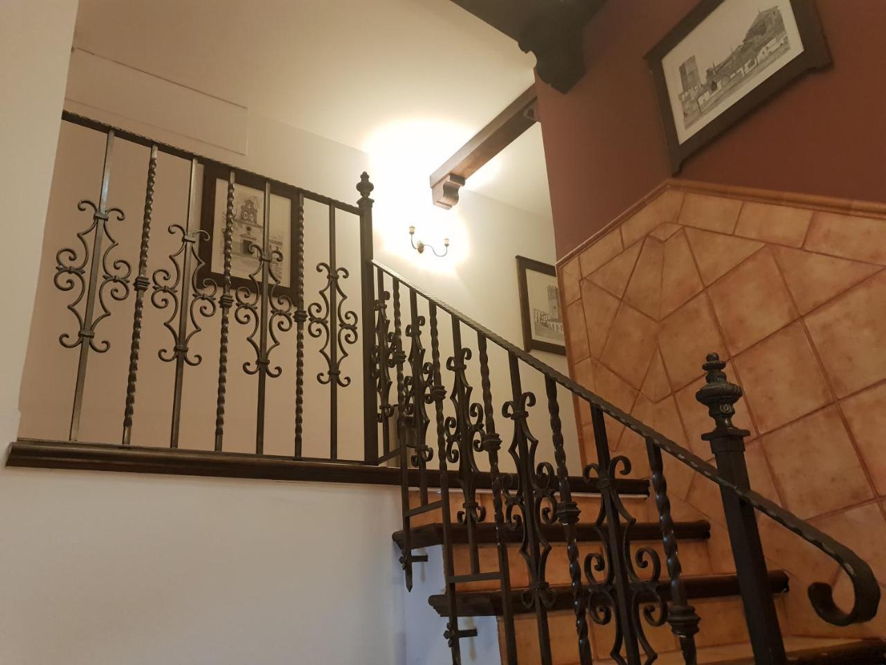 מלון Porcuna Hospederia Ana Pilar מראה חיצוני תמונה